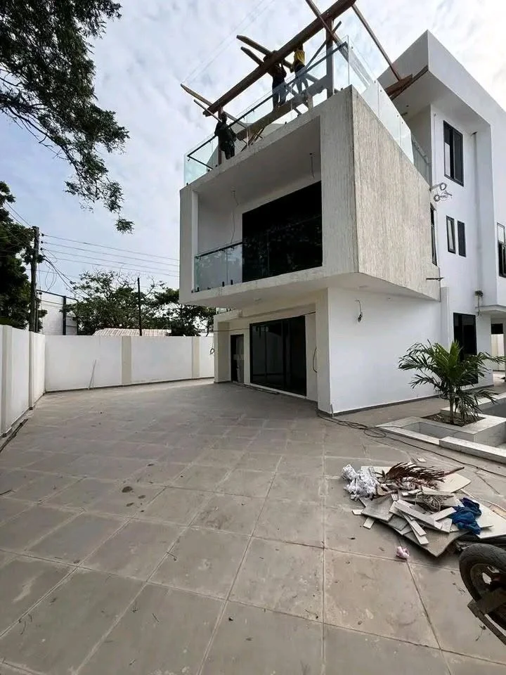 MODERN4-BEDROOM TOWNHOUSE FOR SALE@ LABONE photo 1