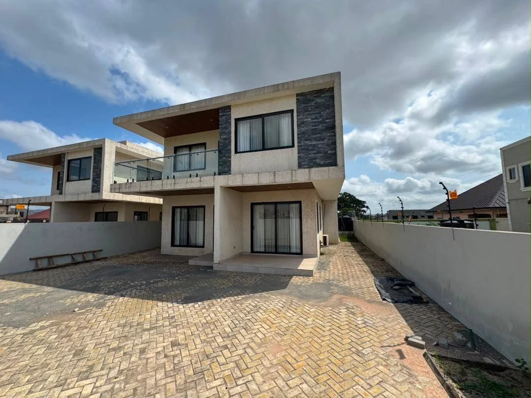EXECUTIVE3-BEDROOMDETACHED HOUSE FOR SALE@ AMRAHIA photo 1