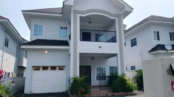 EXECUTIVE 4-BEDROOM TOWNHOUSE FOR SALE@ CANTONMENT photo 1