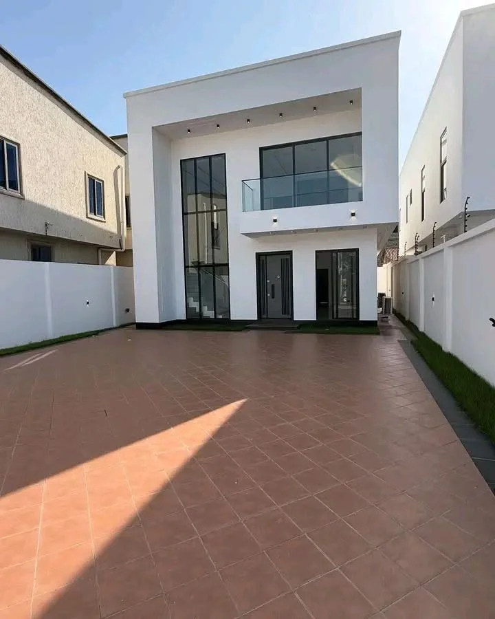 LUXURU 4-BEDROOM DETACHED HOME TFOR SALE@ SPINTEX photo 1