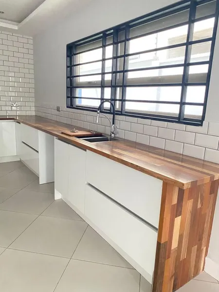 MODERN 4-BEDROOM TOWNHOUSE FOR SALE@ EAST AIRPORT photo 9