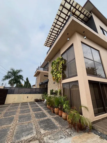 ULTRA MODERN 5-BEDROOM TOWNHOME+BQ FOR SALE@ CANTONMENT photo 16