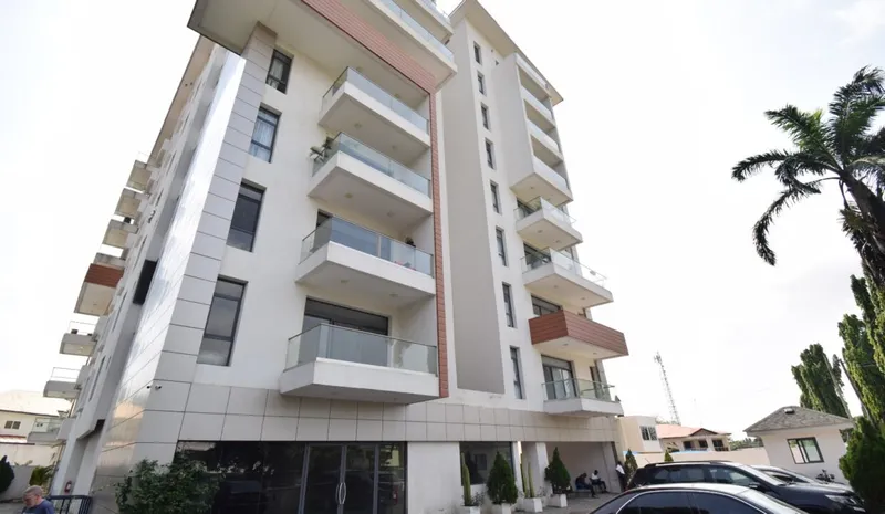 LUXURIUS 3-BEDROOM APARTMENT TO LET@ AIRPORT RESIDENTIAL AREA