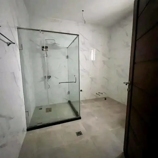CONTEMPORARY 5-BEDTOOM VILLA HOME FOR SALE@ EAST AIRPORT photo 3