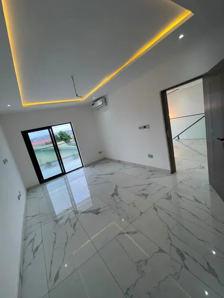 EXECUTIVE 3-BEDROOM DUPLEX HOME TO LET@ POKUASE photo 4