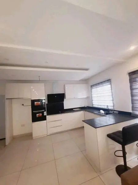 FULY FURNISHED 2BEDROM SEMIETACHED HOMETO LET@ SPINTEX MANET photo 7