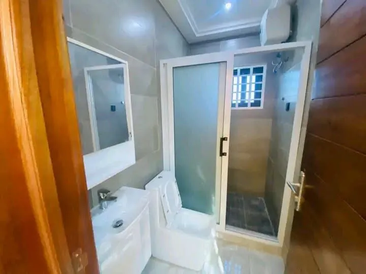 EXECUTIVE3-BEDROOM TOWNHOUSE TO LET@ DZORWULU photo 13