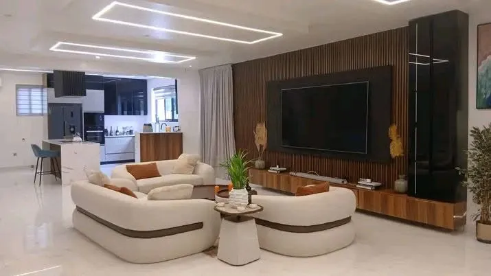 MODERN 4-BEDROOM TOWNHOUSE FOR SALE@ TSEADDO photo 4