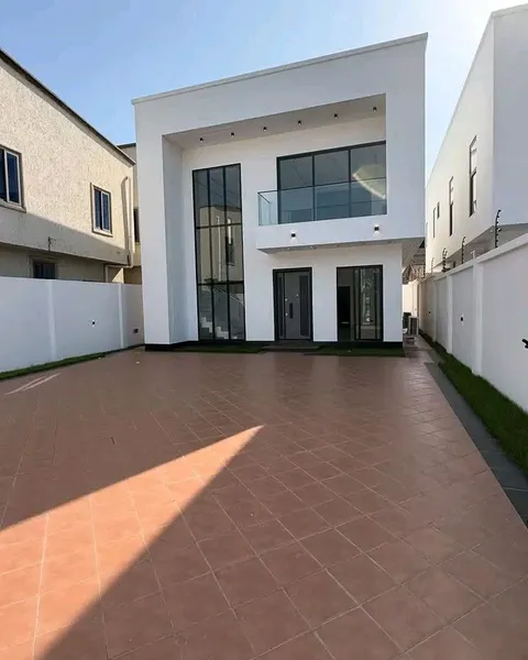 LUXURU 4-BEDROOM DETACHED HOME TFOR SALE@ SPINTEX