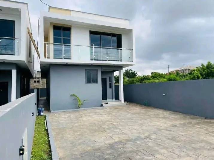 MODERN 3-BEDROOM HOME FOR SALE@ EAST LEGON HILL photo 2