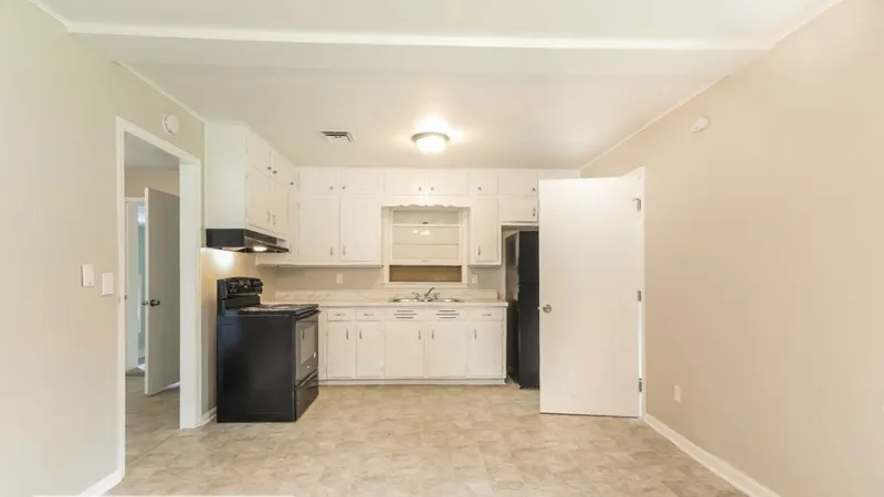 A BEAUTIFUL 3 BEDROOMS FAMILY HOME AVAILABLE FOR RENT photo 5