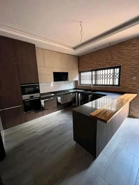 MODERN 4-BEROOM TOWNHOME FOR SALE@ EAST LEGON photo 3