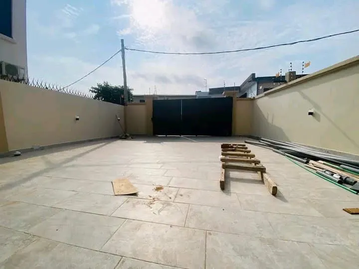 EXECUTIVE3-BEDROOM TOWNHOUSE TO LET@ DZORWULU photo 10