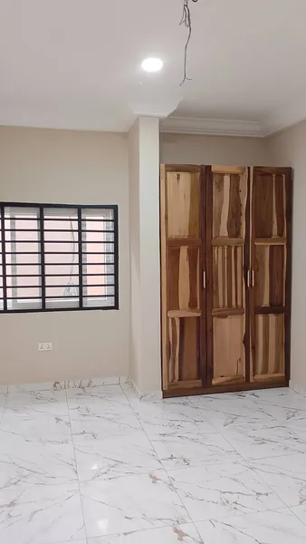 SPACIOUS2-BEDROOM APARTMENT TO LET@ ADJRINGANOR photo 8