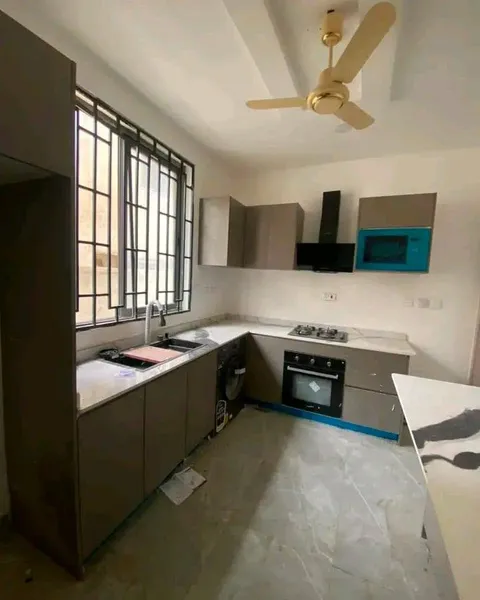 MODERN 3BEDROOM TOWNHOUSE TO LET@ EAST AIRPORT photo 7
