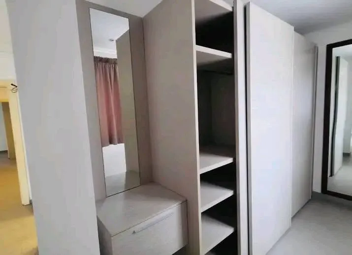 MODERN5BEDROOM TOWNHOUSE TO LET@ CANTONMENT photo 3