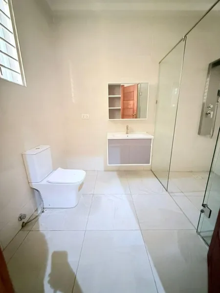 MODERN 3 BEDROOM HOUSE FOR RENT@ EAST AIRPORT photo 7