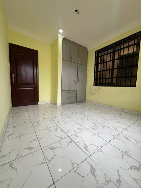 EXECUTIVE2-BEDROOM APARTMENT TO LET@ DZORWULU photo 6