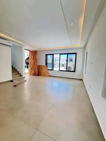 MODERN 4-BEDROOM SEMI FURNISHED TOWNHOME TO LET@ EAST LEGON photo 5