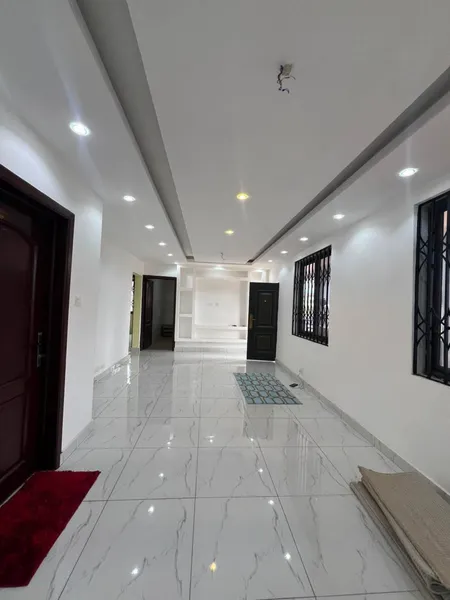 EXECUTIVE2-BEDROOM APARTMENT TO LET@ DZORWULU photo 3