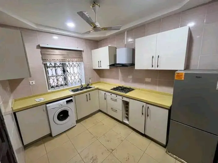 spacious2-bedroom house to let@ adjringanor photo 7