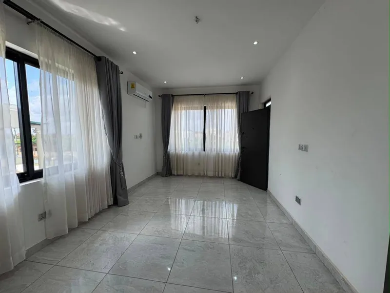EXECUTIVE3-BEDROOMDETACHED HOUSE FOR SALE@ AMRAHIA photo 5