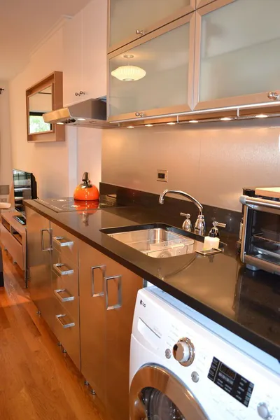 SPACIOUS 1 BED/ 1 BATH APARTMENT IN DOWNTOWN PALO ALTO photo 11
