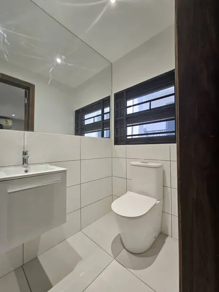 MODERN 4-BEDROOM TOWNHOUSE FOR SALE@ EAST AIRPORT photo 11