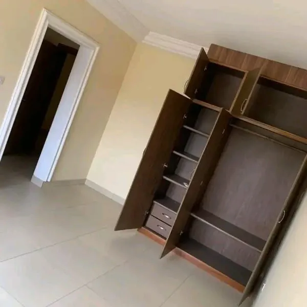 EXECUTIVE 3-BEDROOM APARTMENT TO LET@ ADJRINGANOR photo 9