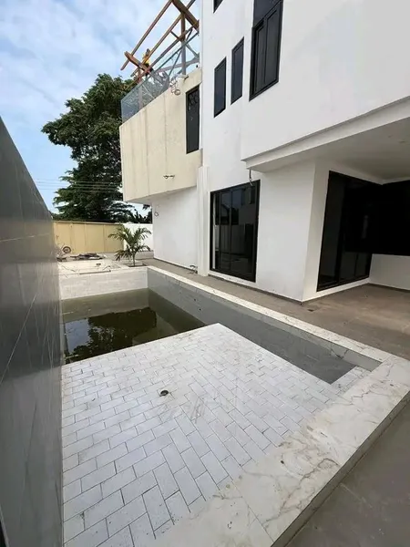 MODERN4-BEDROOM TOWNHOUSE FOR SALE@ LABONE photo 2