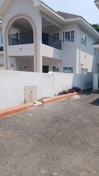 EXECUTIVE 4-BEDROOM TOWNHOUSE FOR SALE@ CANTONMENT photo 4
