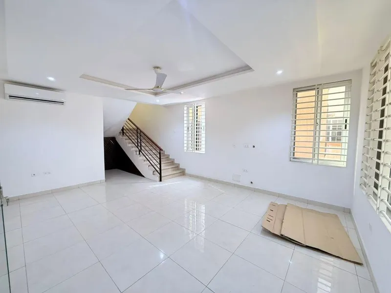 MODERN 3 BEDROOM HOUSE FOR RENT@ EAST AIRPORT photo 6