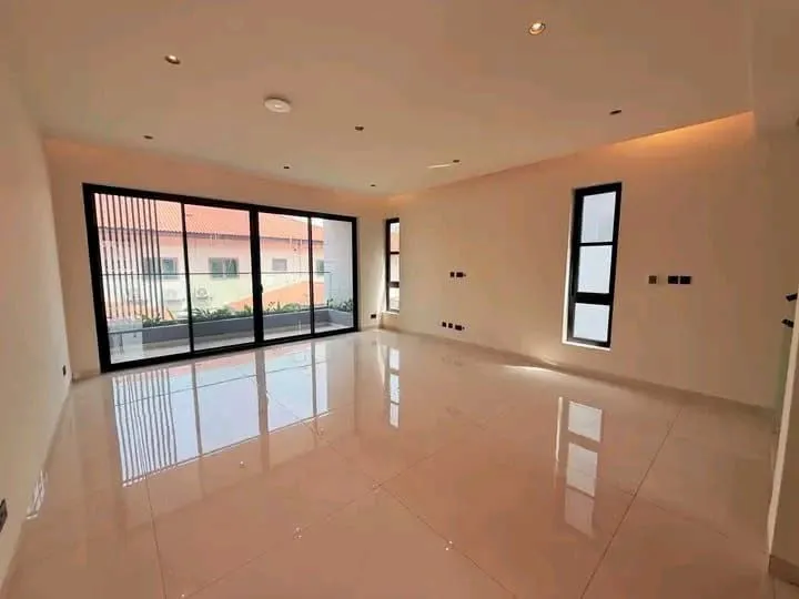 MODERN 4-BEDROOM +BQ TOWNHOME TO LET@ CANTONMENT photo 5