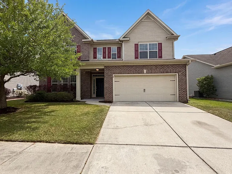 BEAUTIFUL SINGLE FAMILY HOME