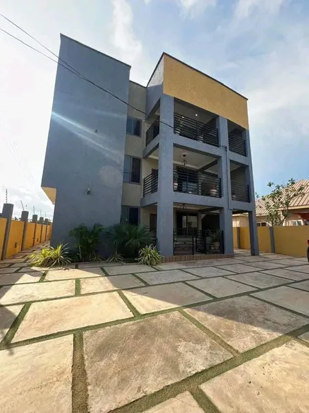EXECUTIVE 2-BEDROOM APARTMENT TO LET@ EAST LEGON HILL