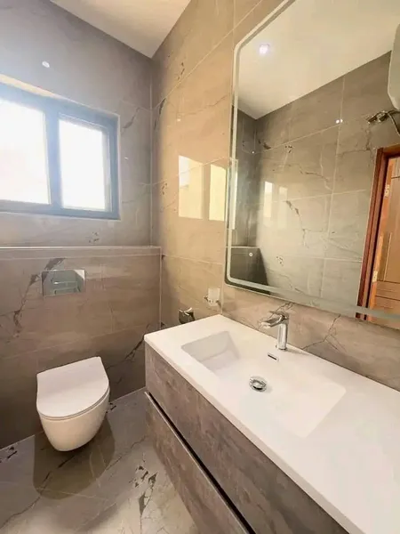MODERN 4-BEDROOM SEMI FURNISHED TOWNHOME TO LET@ EAST LEGON photo 7