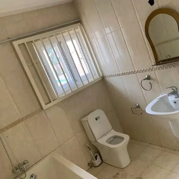 EXECUTIVE 3-BEDROOM APARTMENT TO LET@ ADJRINGANOR photo 4