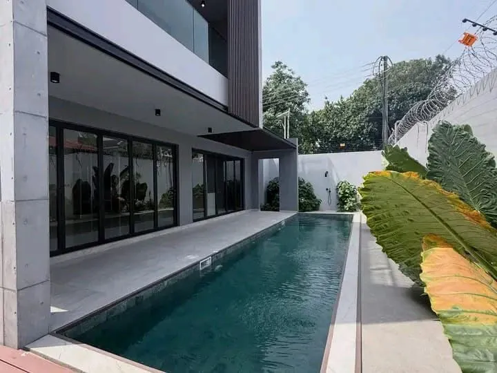 MODERN 4-BEDROOM +BQ TOWNHOME TO LET@ CANTONMENT photo 2