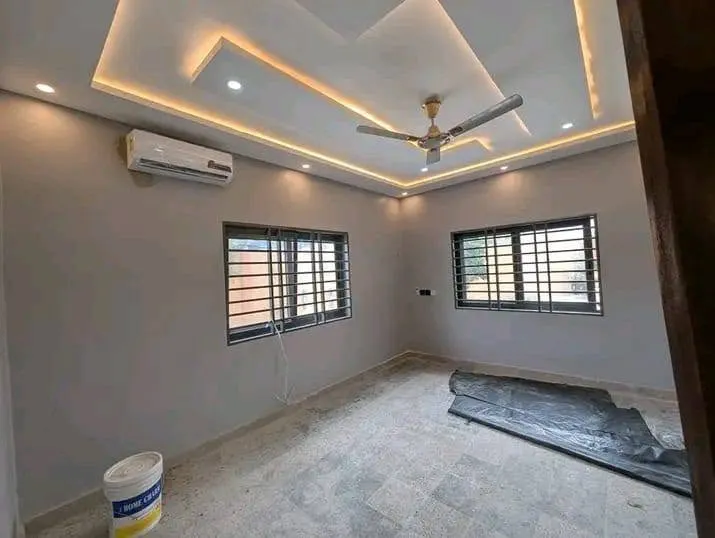 3-BEDROM DETACHED HOUSE TO LET@ ASYLUM DOWN photo 6