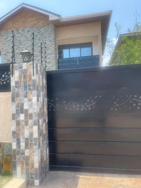 MODERN 3-BEDROOM DETACHED HOME +2BQ TO LET@ BATSONAA