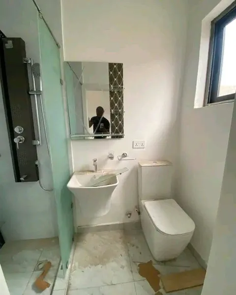 MODERN 3BEDROOM TOWNHOUSE TO LET@ EAST AIRPORT photo 8