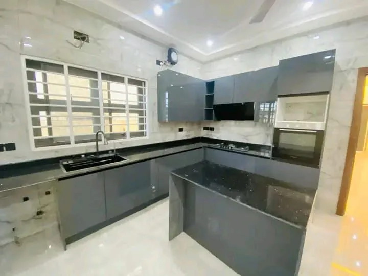 EXECUTIVE3-BEDROOM TOWNHOUSE TO LET@ DZORWULU photo 4