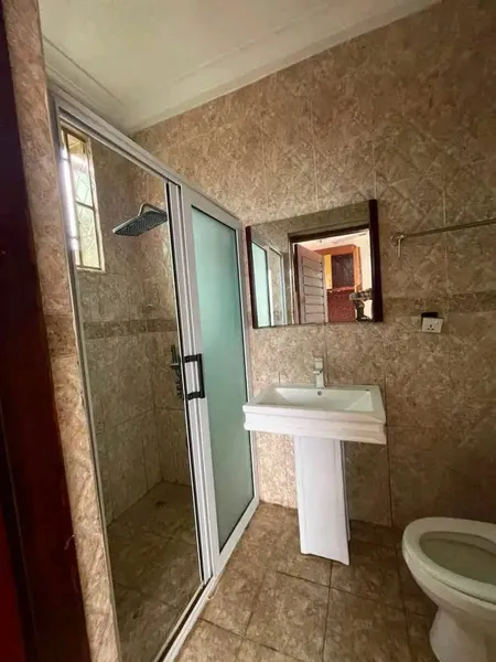 SPACIOUS 3BEDROOM APARTMENT TO LET@ MADINA NEW ROAD photo 7