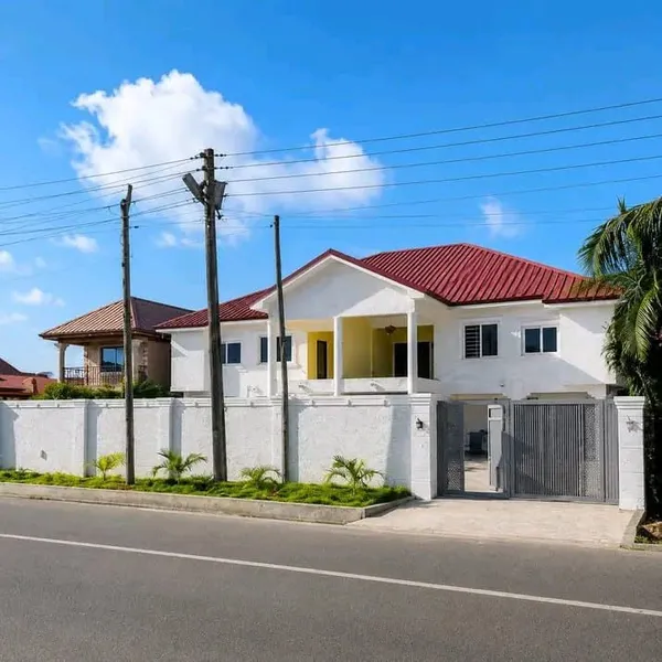 NEWLY BUILT 4 BEDROOM RESIDENTIAL HOME FOR SALE@ SPINTEX