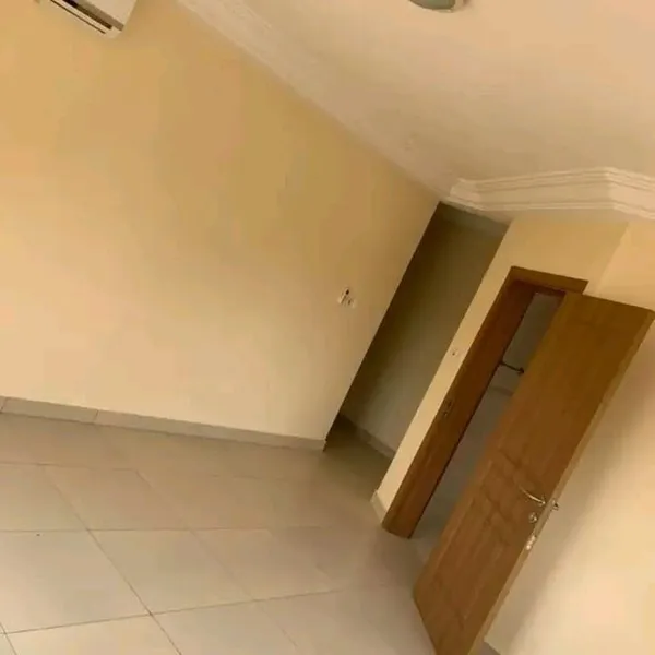 EXECUTIVE 3-BEDROOM APARTMENT TO LET@ ADJRINGANOR photo 11