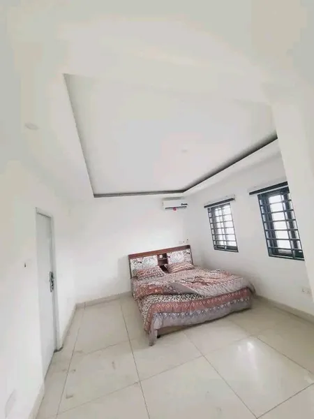 FULY FURNISHED 2BEDROM SEMIETACHED HOMETO LET@ SPINTEX MANET photo 9