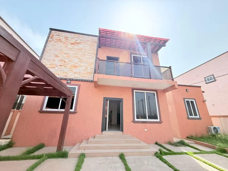 MODERN 3 BEDROOM HOUSE FOR RENT@ EAST AIRPORT photo 3