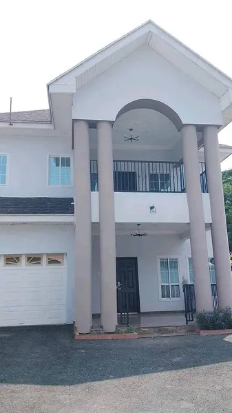 EXECUTIVE 4-BEDROOM TOWNHOUSE FOR SALE@ CANTONMENT photo 2