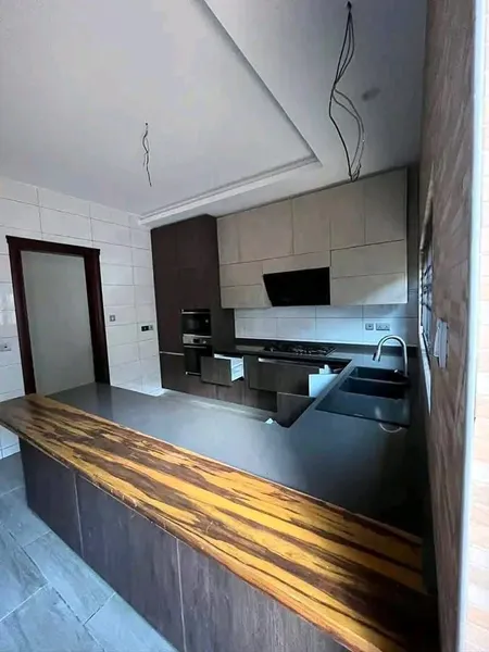 MODERN 4-BEROOM TOWNHOME FOR SALE@ EAST LEGON photo 5