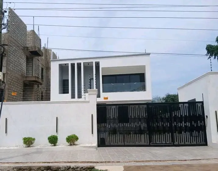MODERN 4-BEDROOM TOWNHOUSE FOR SALE@ TSEADDO